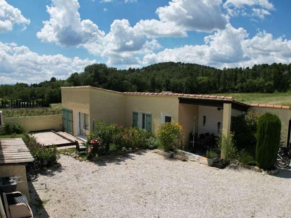 appartement avec piscine commune le chêne vert Apartment in Apt