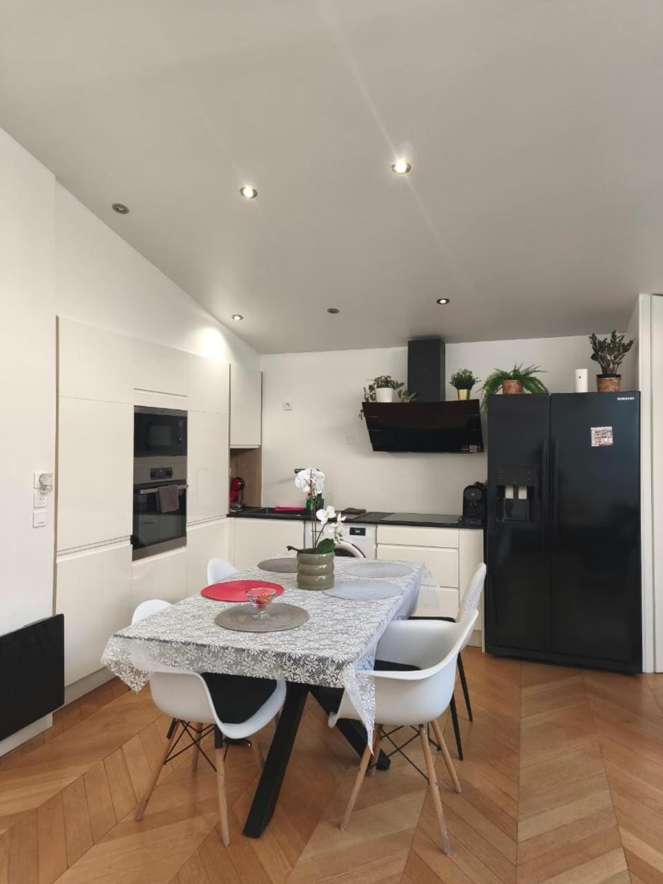 Kitchen or kitchenette, Dining area, oven, pet friendly, stove