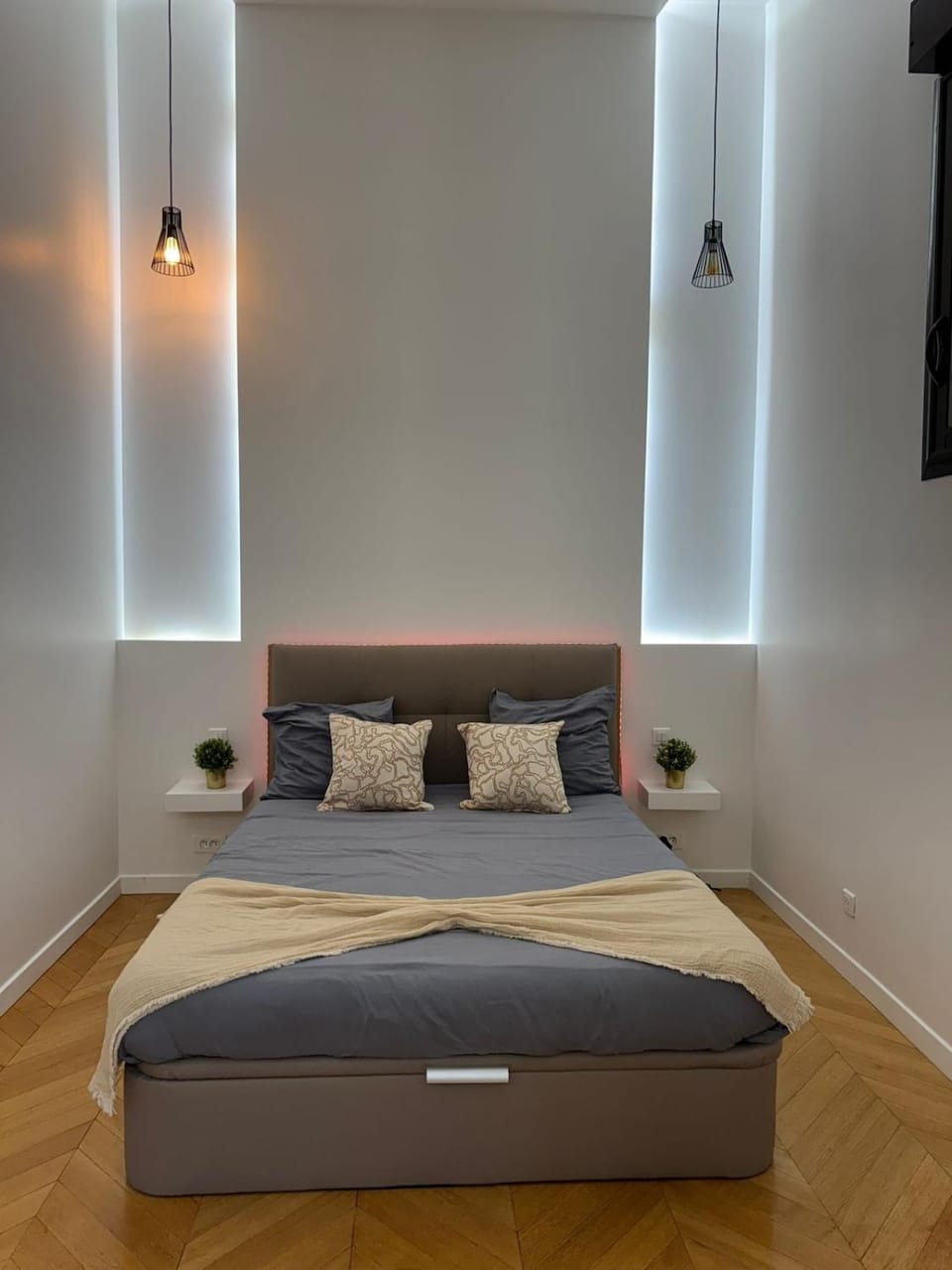 Bed, Bedroom