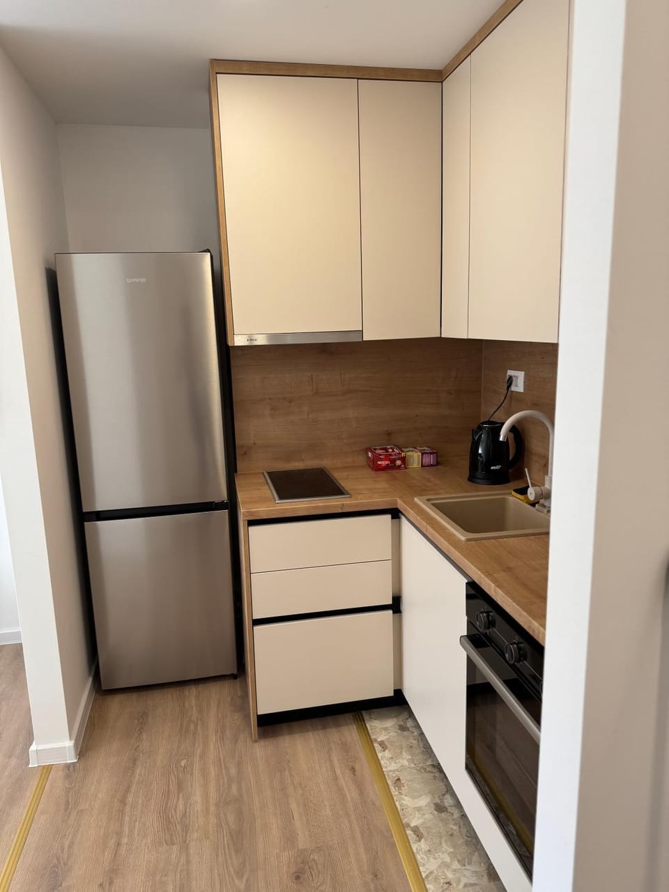 Kitchen or kitchenette, oven, stove