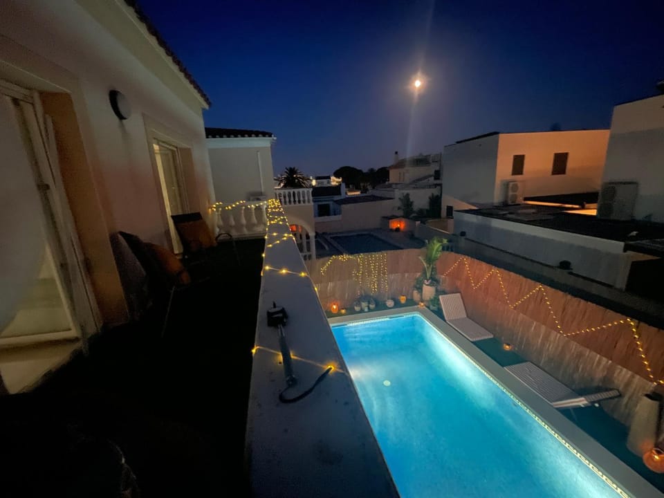 Night, View (from property/room), Balcony/Terrace, Pool view, Swimming pool, sunbed
