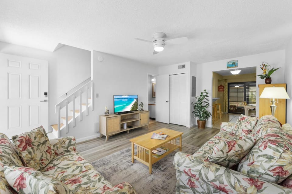 Cozy townhouse centrally located on the island House in Marco Island