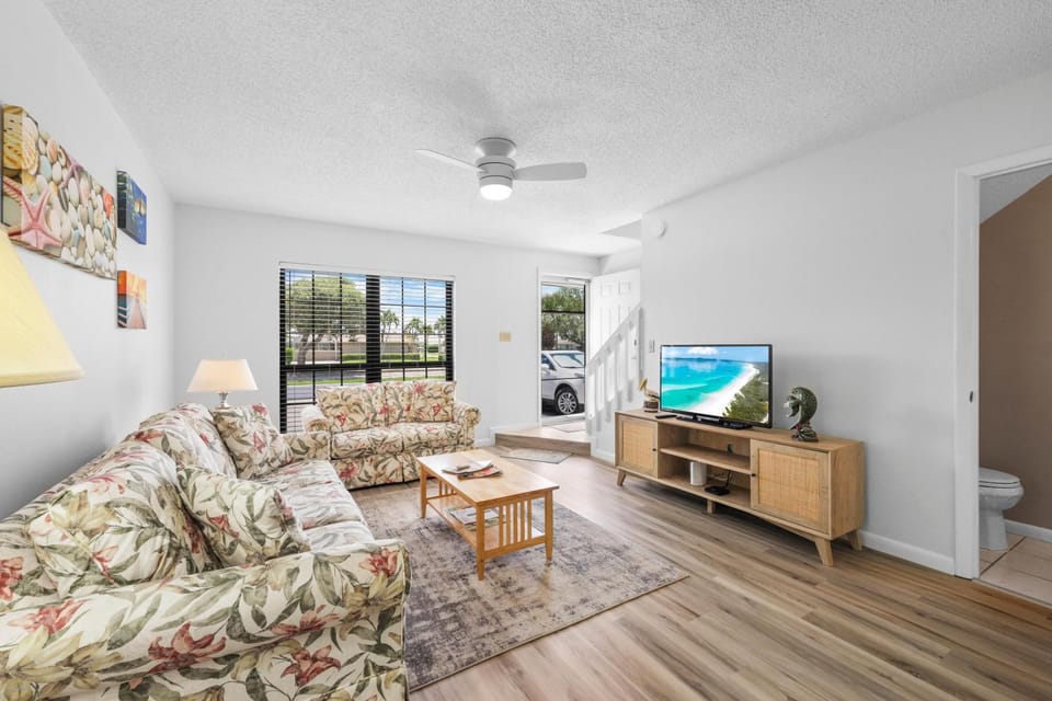 Cozy townhouse centrally located on the island House in Marco Island