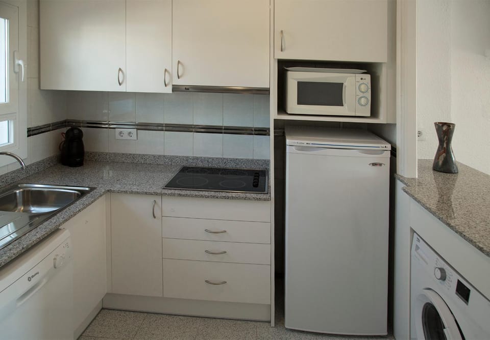 Kitchen or kitchenette, kitchen