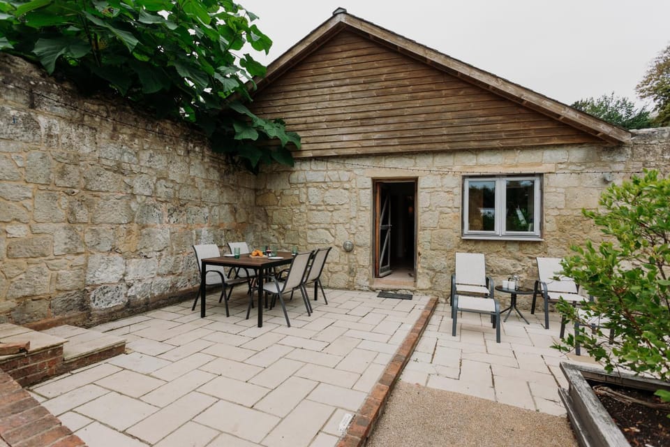 Shizuka Lodge - Award-Winning Gardens near Ventnor Nature lodge in Ventnor