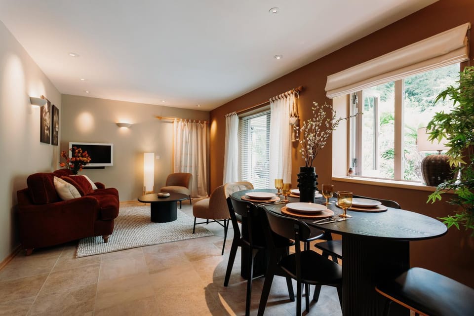 Shizuka Lodge - Award-Winning Gardens near Ventnor Nature lodge in Ventnor