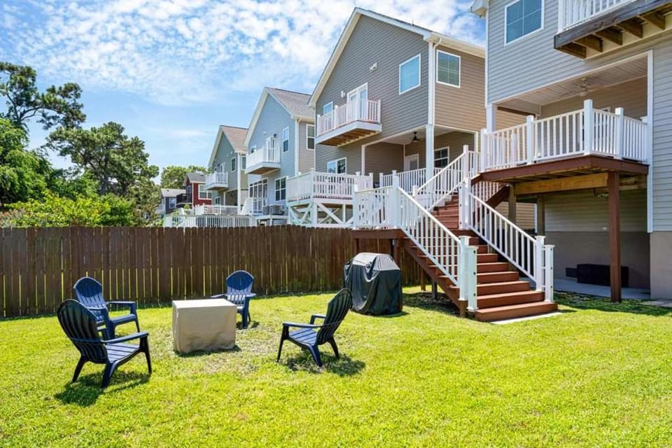 Sojourn Bay Haven Beach Home Steps to the Bay House in Norfolk