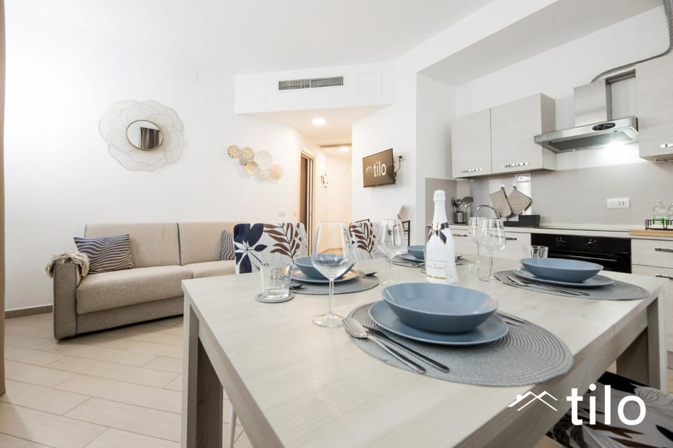 Kitchen or kitchenette, Living room, Seating area, Dining area, minibar, pet friendly, stove