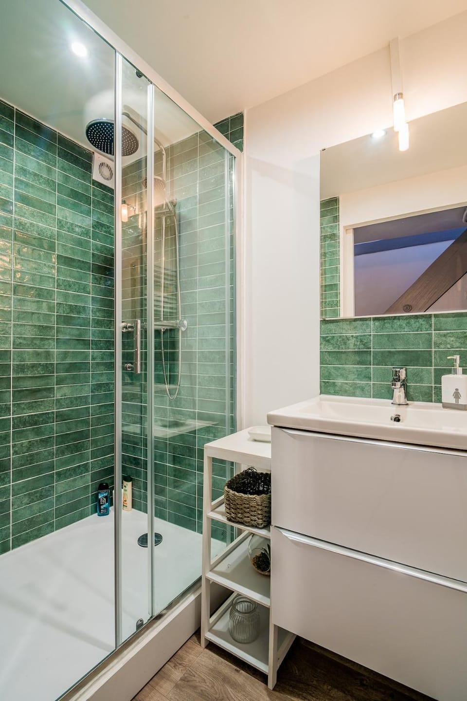 Shower, Bathroom, towels