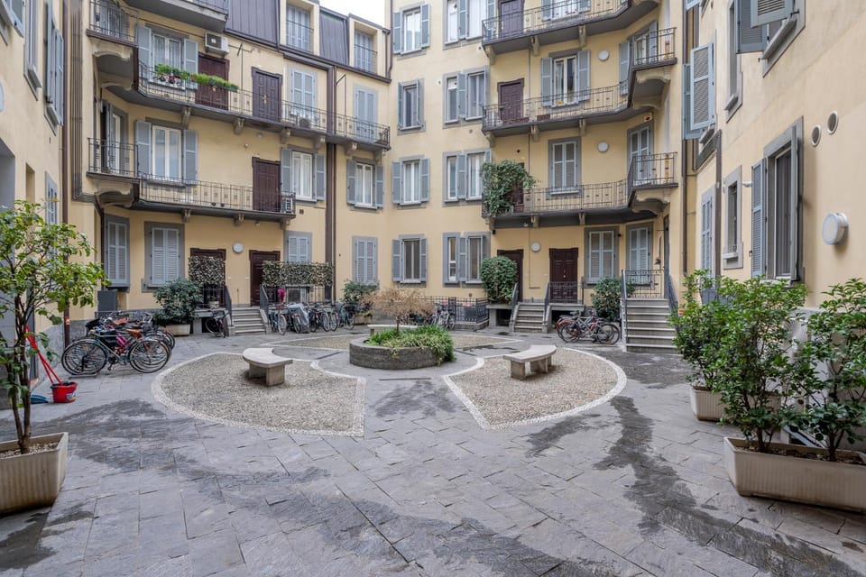 Elegant Apartment Isola District Apartment in Milan