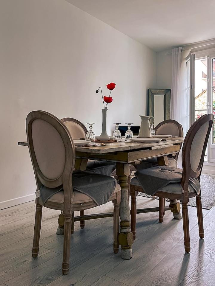 Cosy Stay with Balcony Near the Beach Apartment in Deauville