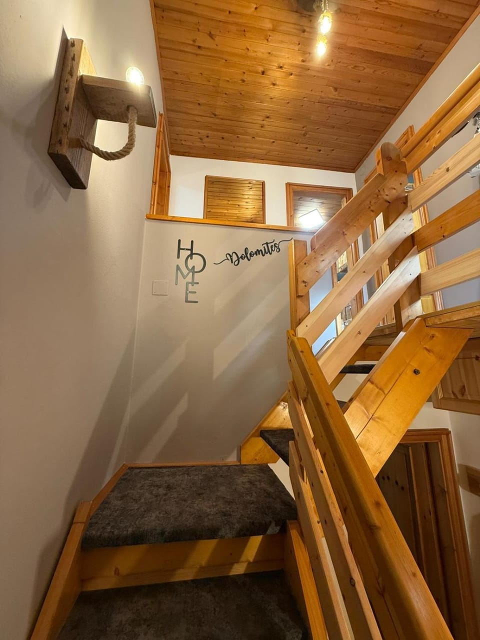 Appartamento DOLOMITES con BOX privato Apartment in Canazei