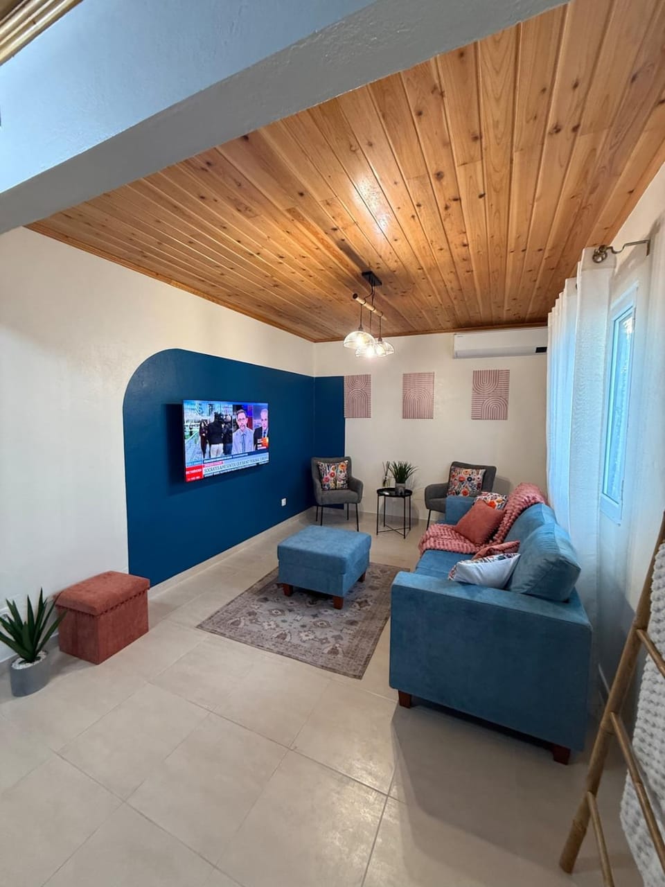 Communal lounge/ TV room, TV and multimedia, Living room