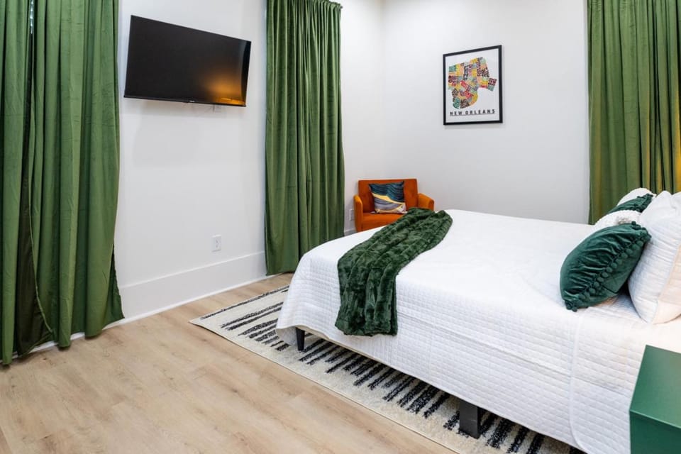 Shimmering New NOLA Home TVs in Bedrooms & Parking House in New Orleans