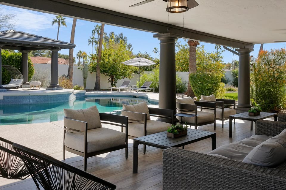 Lantern Retreat House in Scottsdale