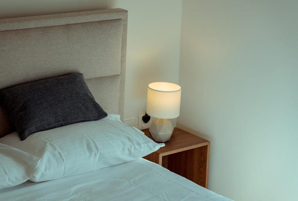 Stylish 1BR Sleeps 4 Gate Tower, Reem Island Apartment in Abu Dhabi