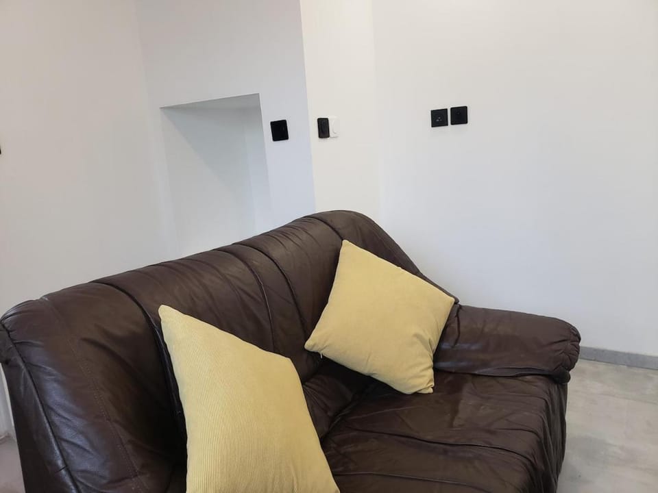 1-Bedroom House Near Tram, Apartment in Île-de-France