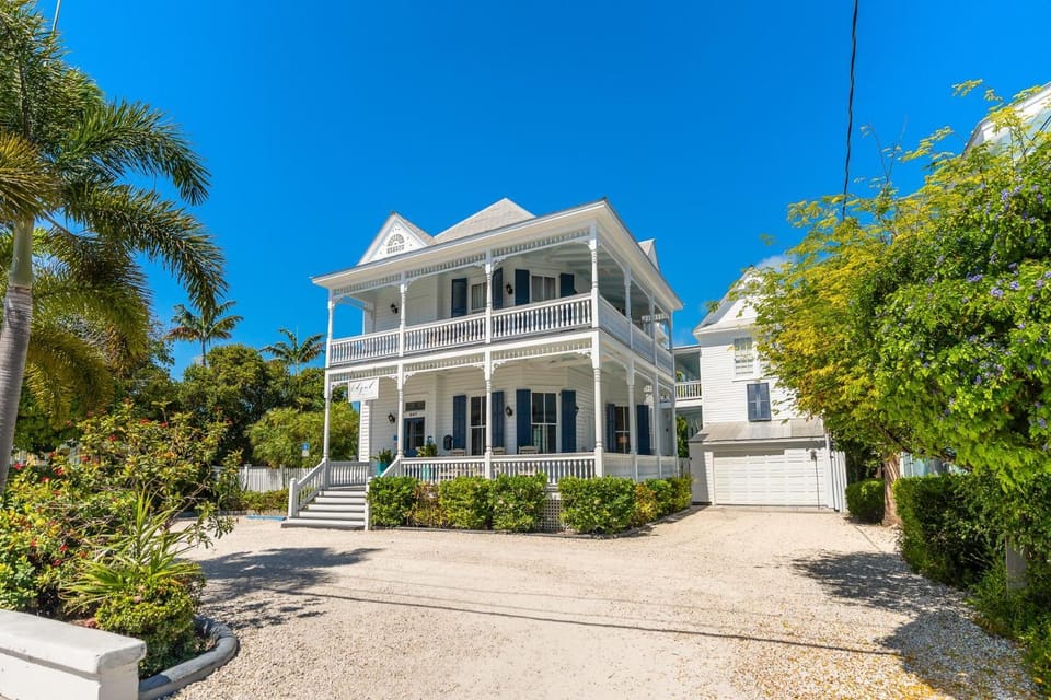 CAPTIVA at Azul Mansion Key West Bed and Breakfast in Key West