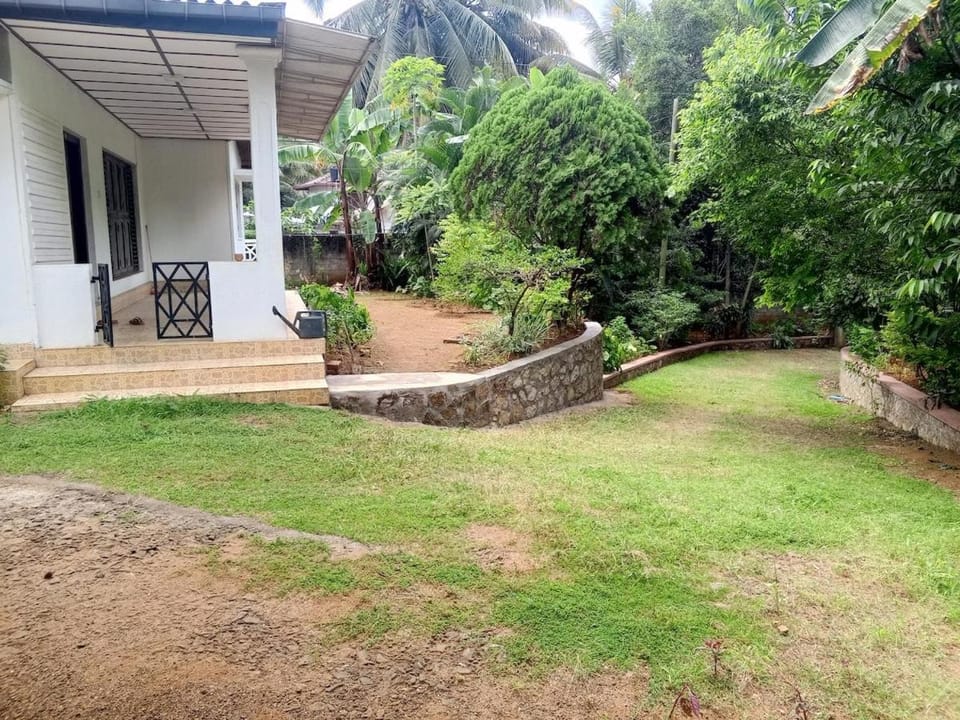 Lucky Home Stay House in Central Province