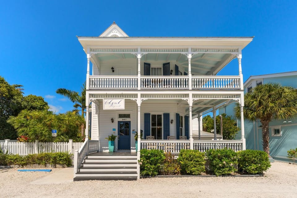 CLARO at Azul Mansion Key West Bed and Breakfast in Key West