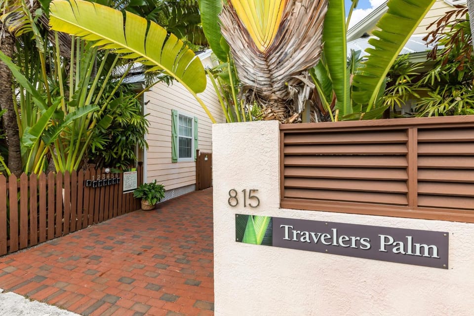SUGAR PALM SUITE at Travelers Palm Inn Key West House in Key West