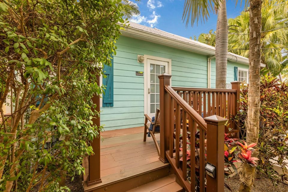 COCONUT PALM STUDIO at Travelers Palm Inn Key West House in Key West