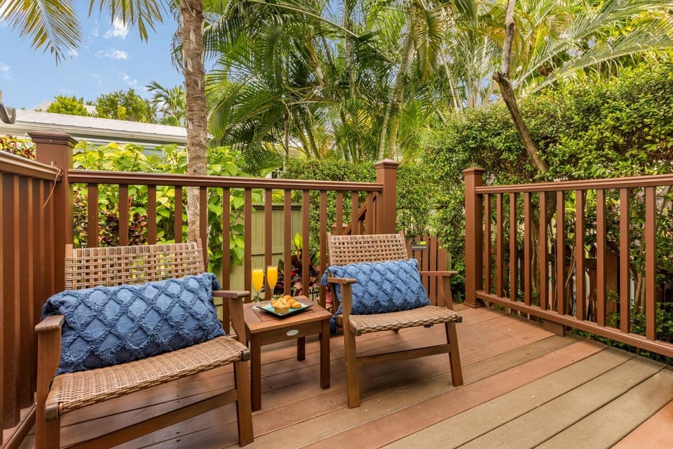 COCONUT PALM STUDIO at Travelers Palm Inn Key West House in Key West