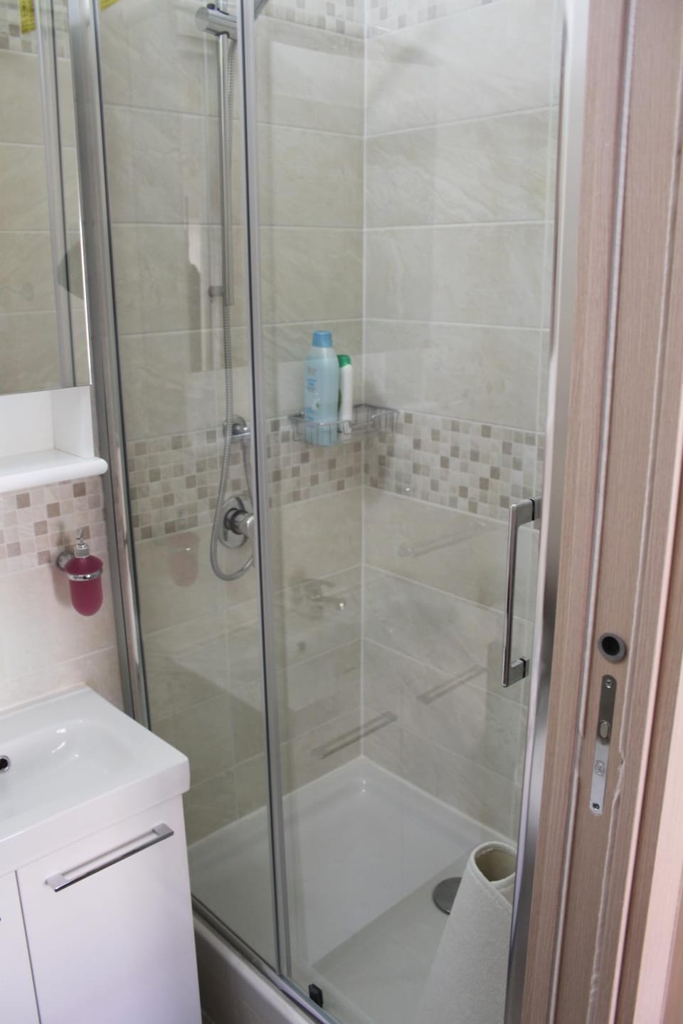 Toilet, Bathroom, Decorative detail
