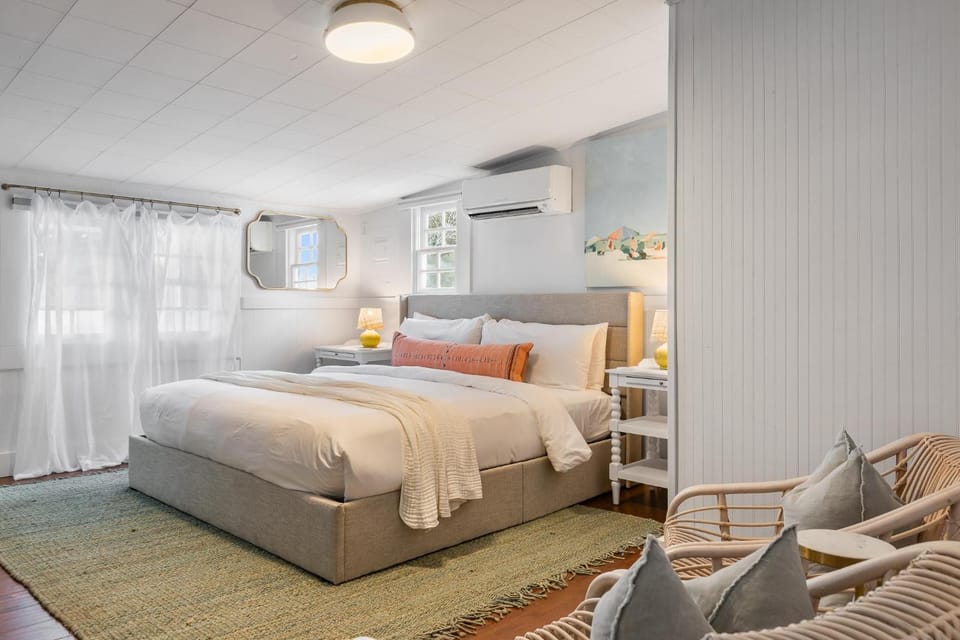 THE CORNISH SUITE at Inn on Fleming Key West! Bed and Breakfast in Key West