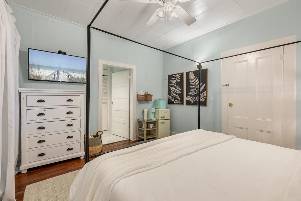 THE SIMONTON ROOM at Inn on Fleming Key West Bed and Breakfast in Key West