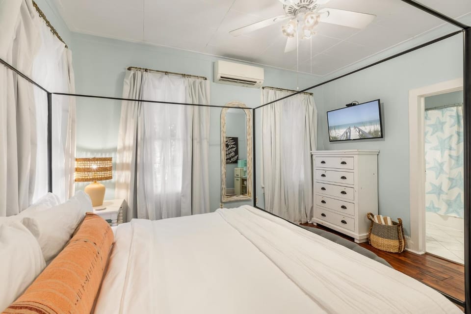 THE SIMONTON ROOM at Inn on Fleming Key West Bed and Breakfast in Key West