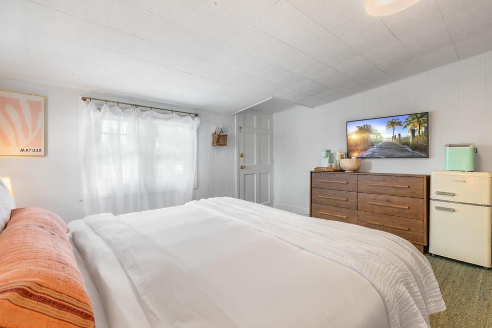 THE GEIGER SUITE at Inn on Fleming Key West! Bed and Breakfast in Key West