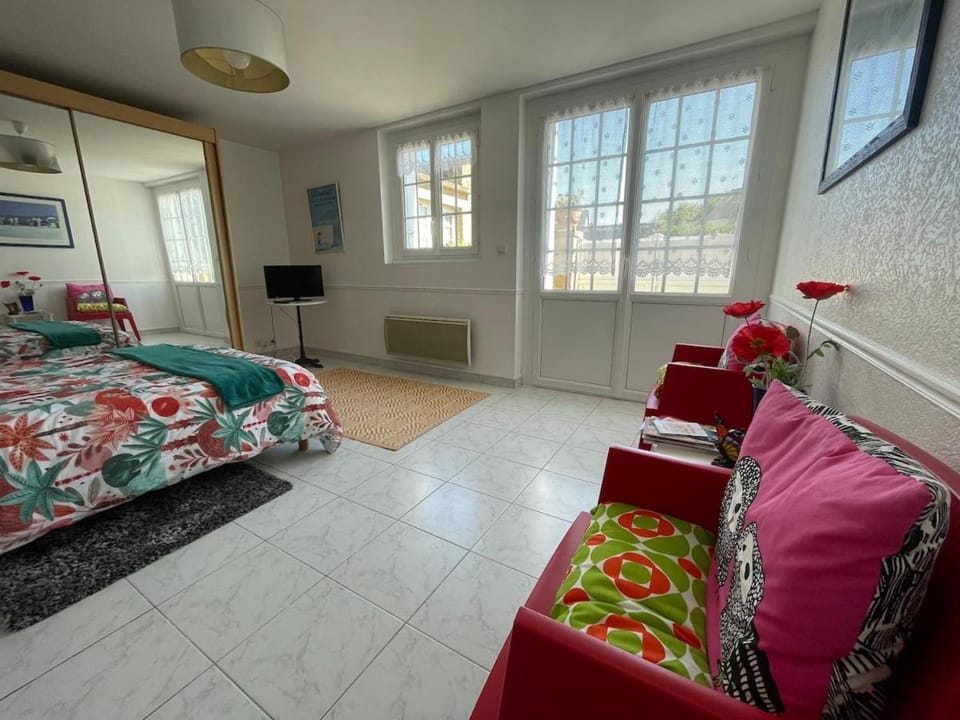 Cosy one bedroom flat with terrace Apartment in Dinard