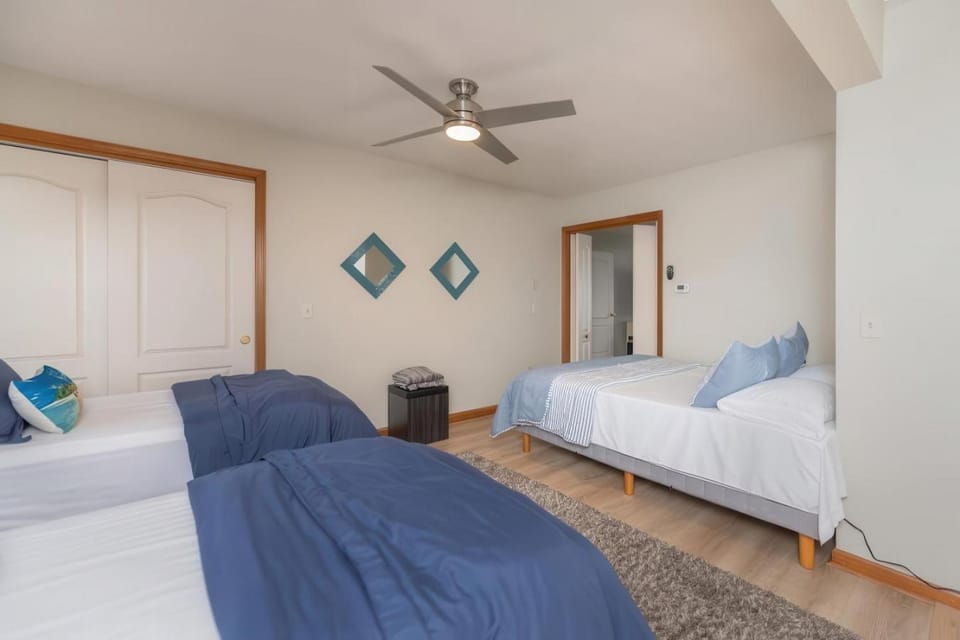 Waterfront Sodus Gem, Dock Game Loft Bay View House in Sodus Point