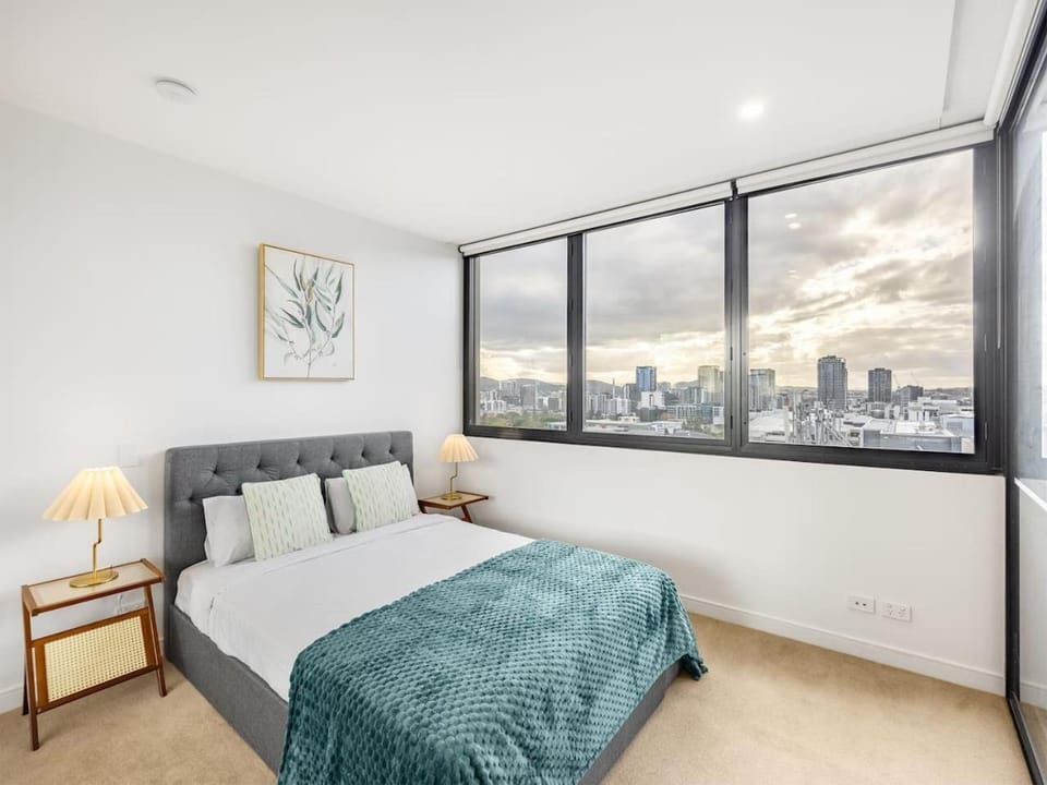 Stylish 2BR Unit with Pool and Gym in South Brisbane Apartment in Brisbane