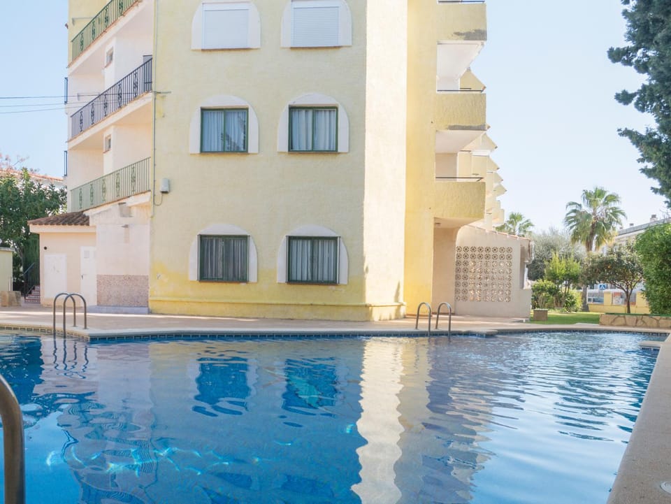 Swimming pool, Swimming pool