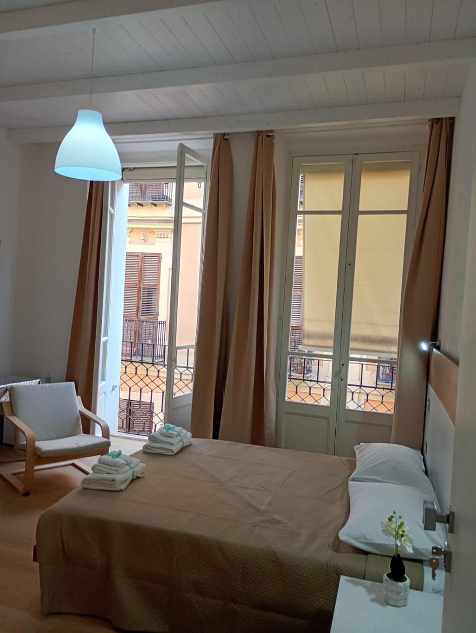 WHITE MOON CAGLIARI via Dettori 5 Centro Apartment in Cagliari