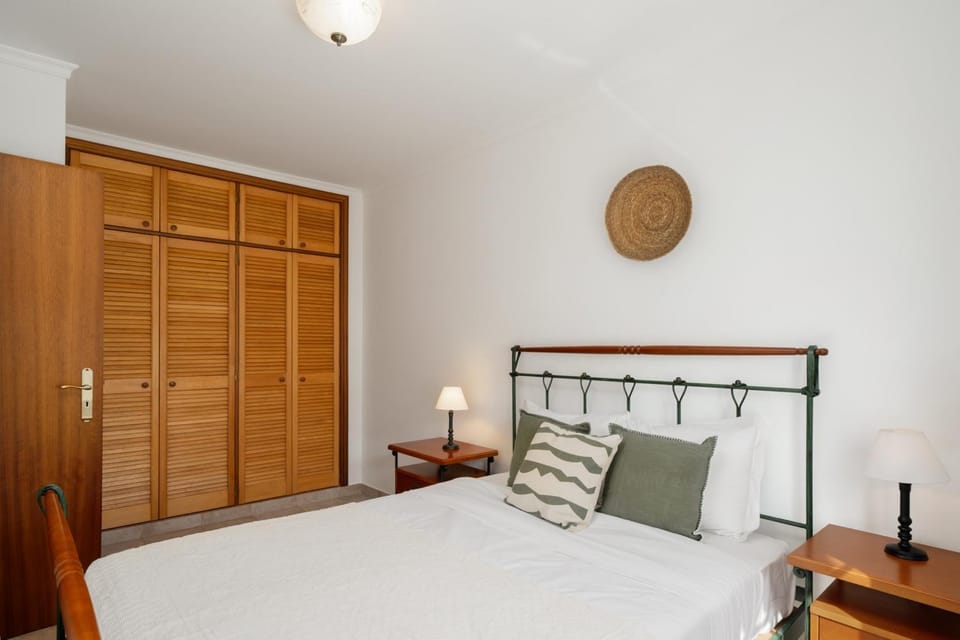 Bed, Bedroom, wardrobe