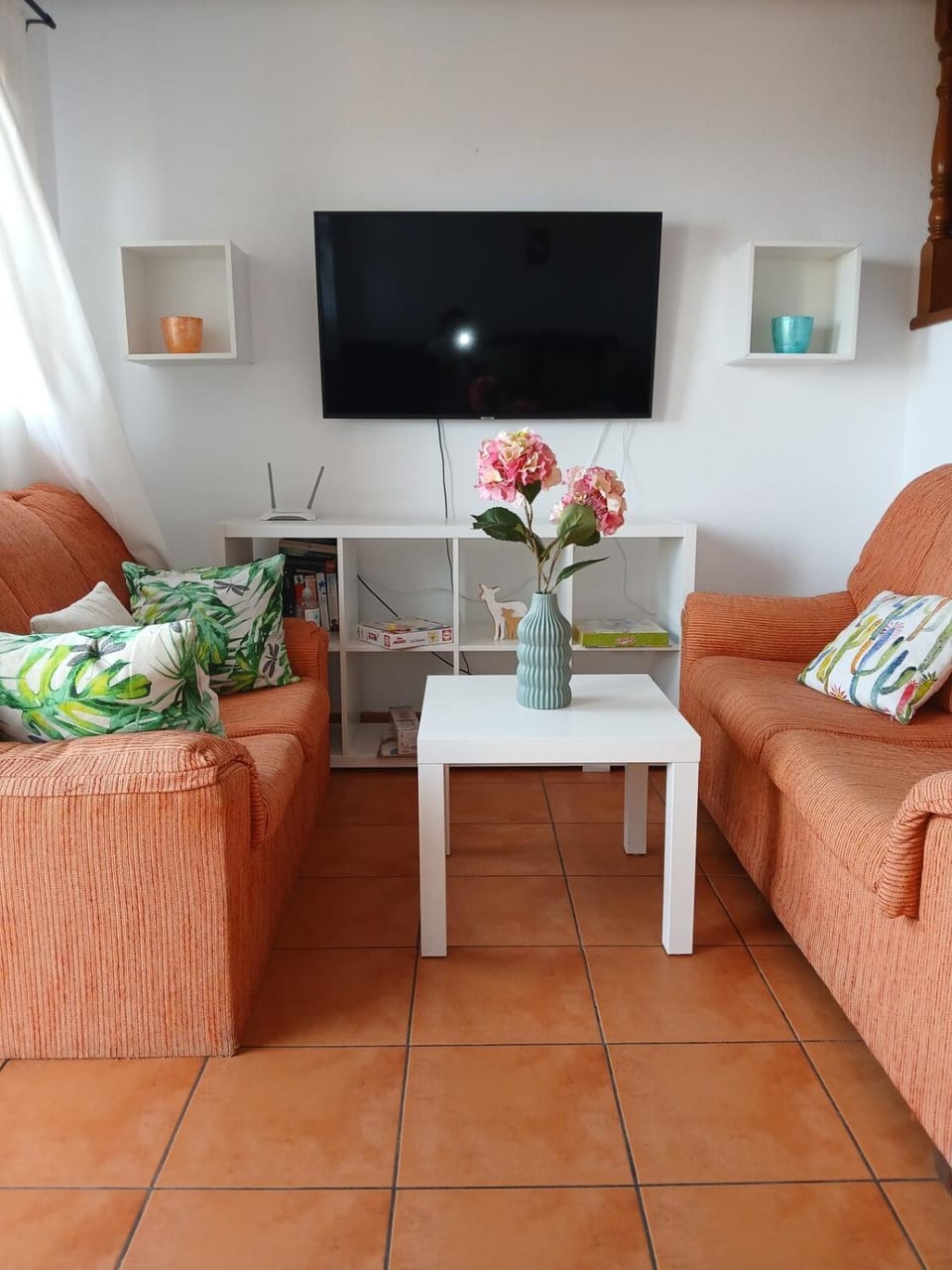 Communal lounge/ TV room