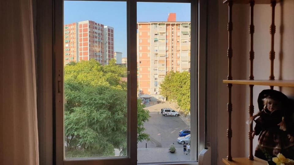 Neighbourhood, Street view
