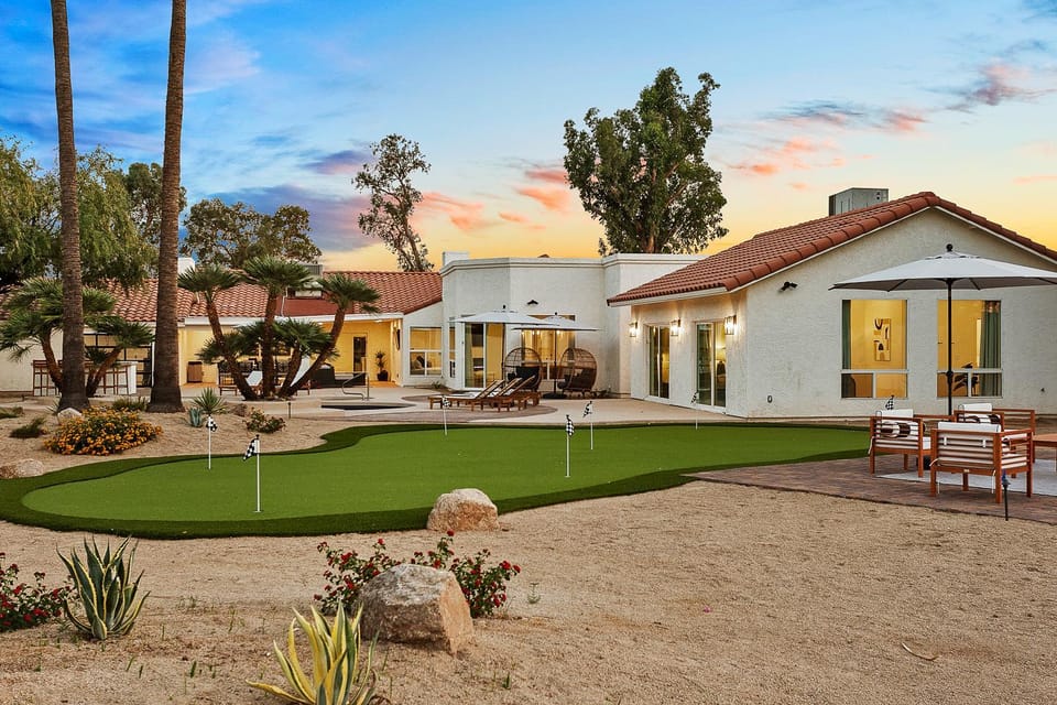 Palms Away House in Phoenix