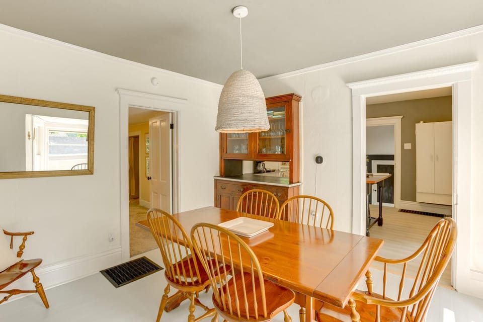 Home Close to Downtown Frankfort, Walk to Beach! House in Frankfort