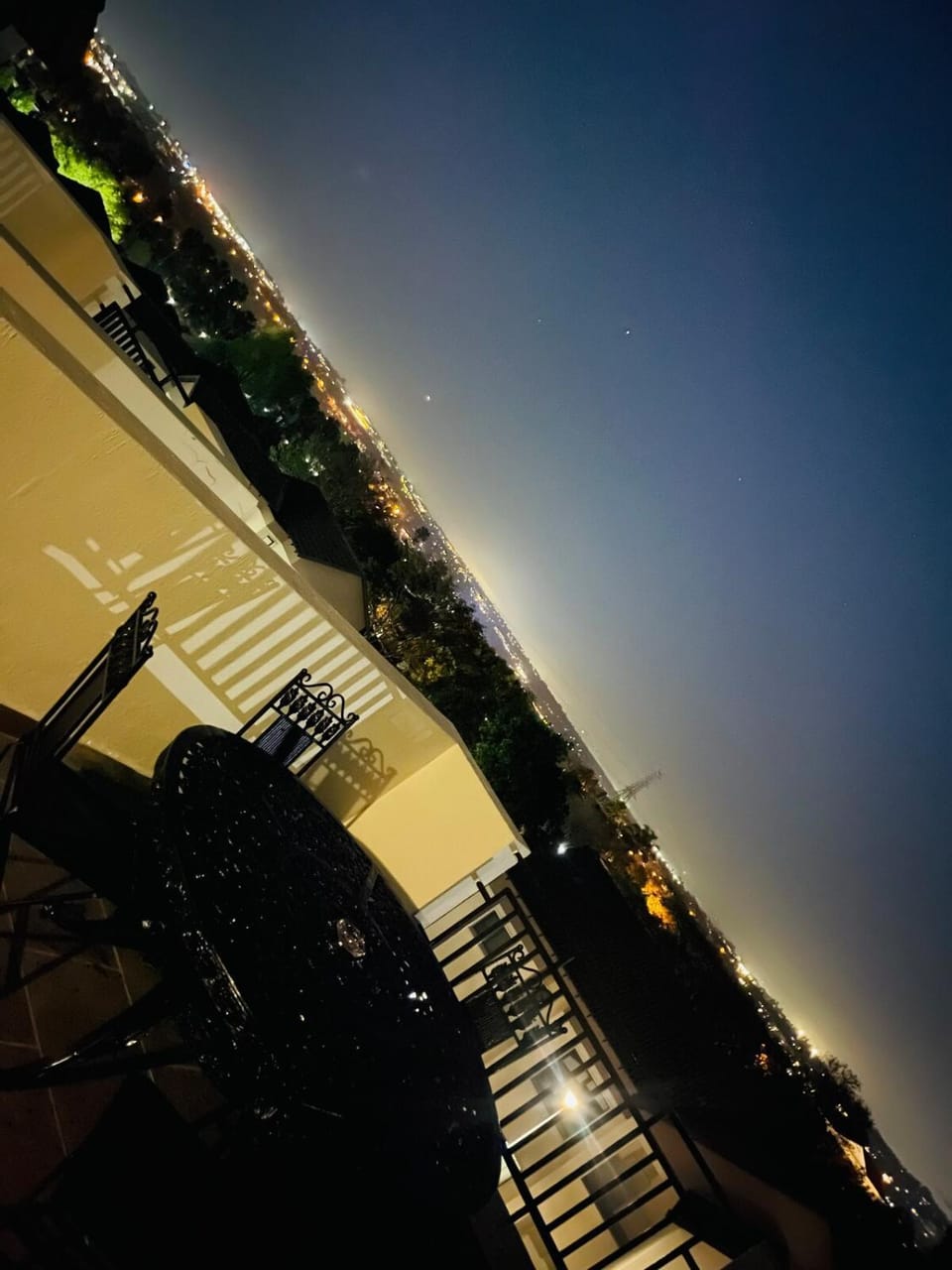 The Icons Lounge - Exclusive Penthouse in Fourways with Pool Table Apartment in Sandton