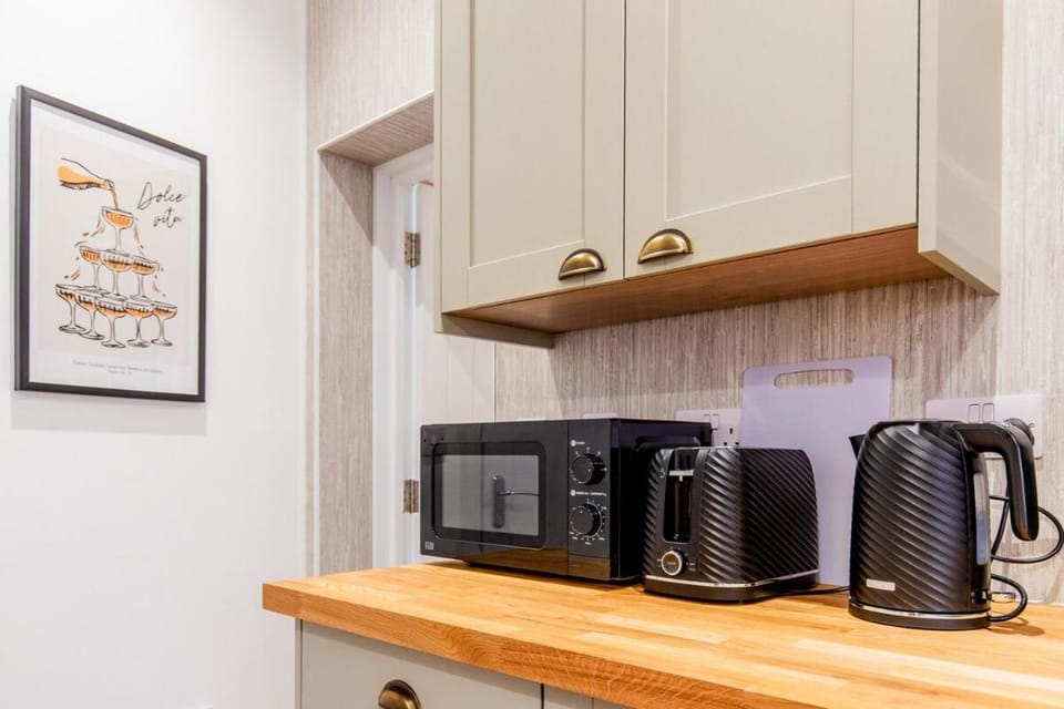 Your City Escape Walk Everywhere! Apartment in Worcester