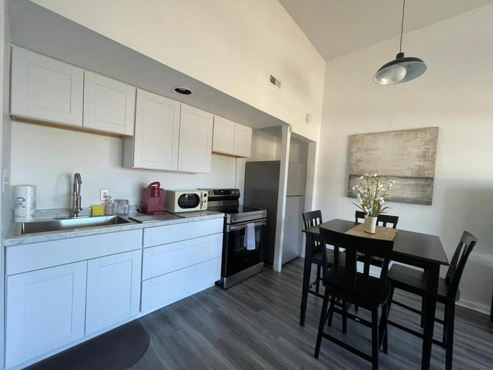 LR Little River lovely 1 bedroom condo with pool House in Little River