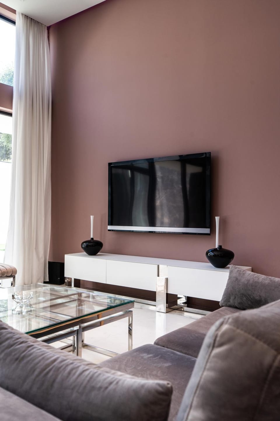 Communal lounge/ TV room, TV and multimedia, Living room, Seating area, Evening entertainment