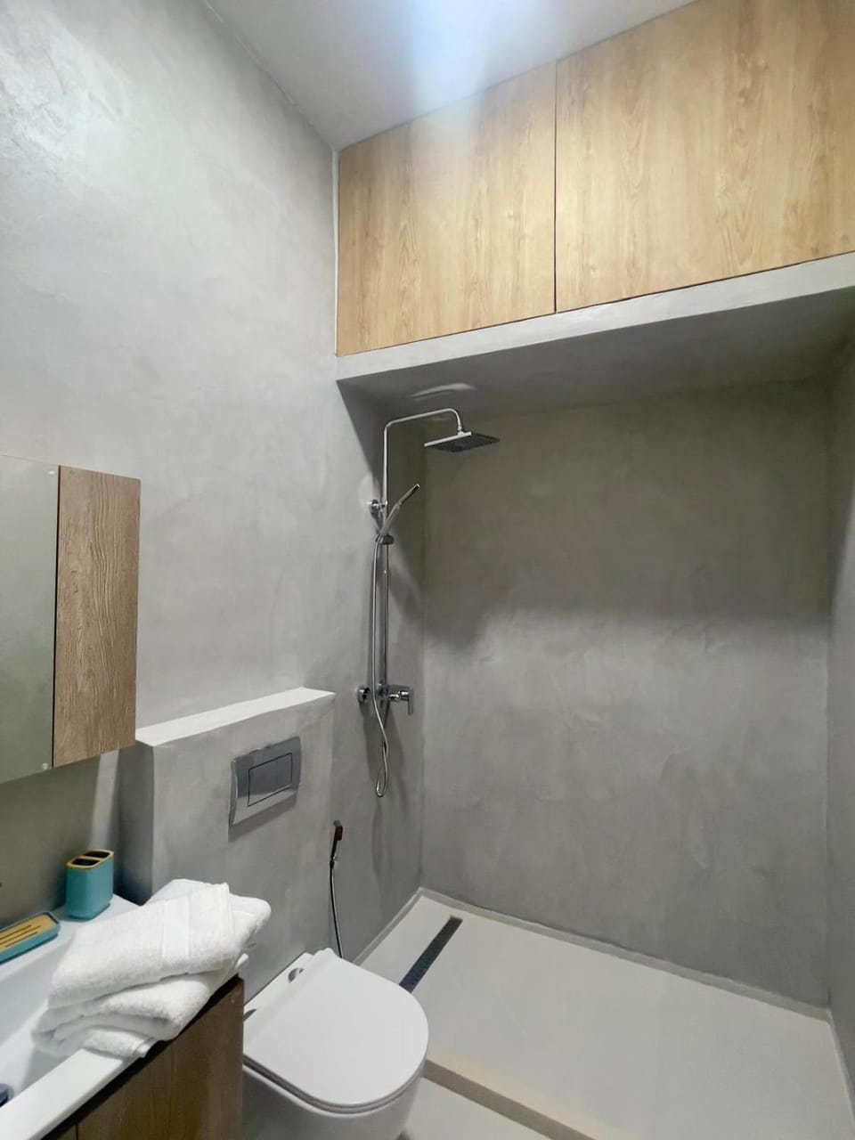 Bathroom, towels