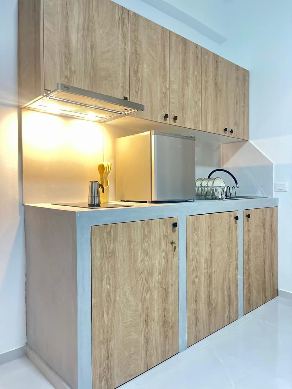 Kitchen or kitchenette, stove