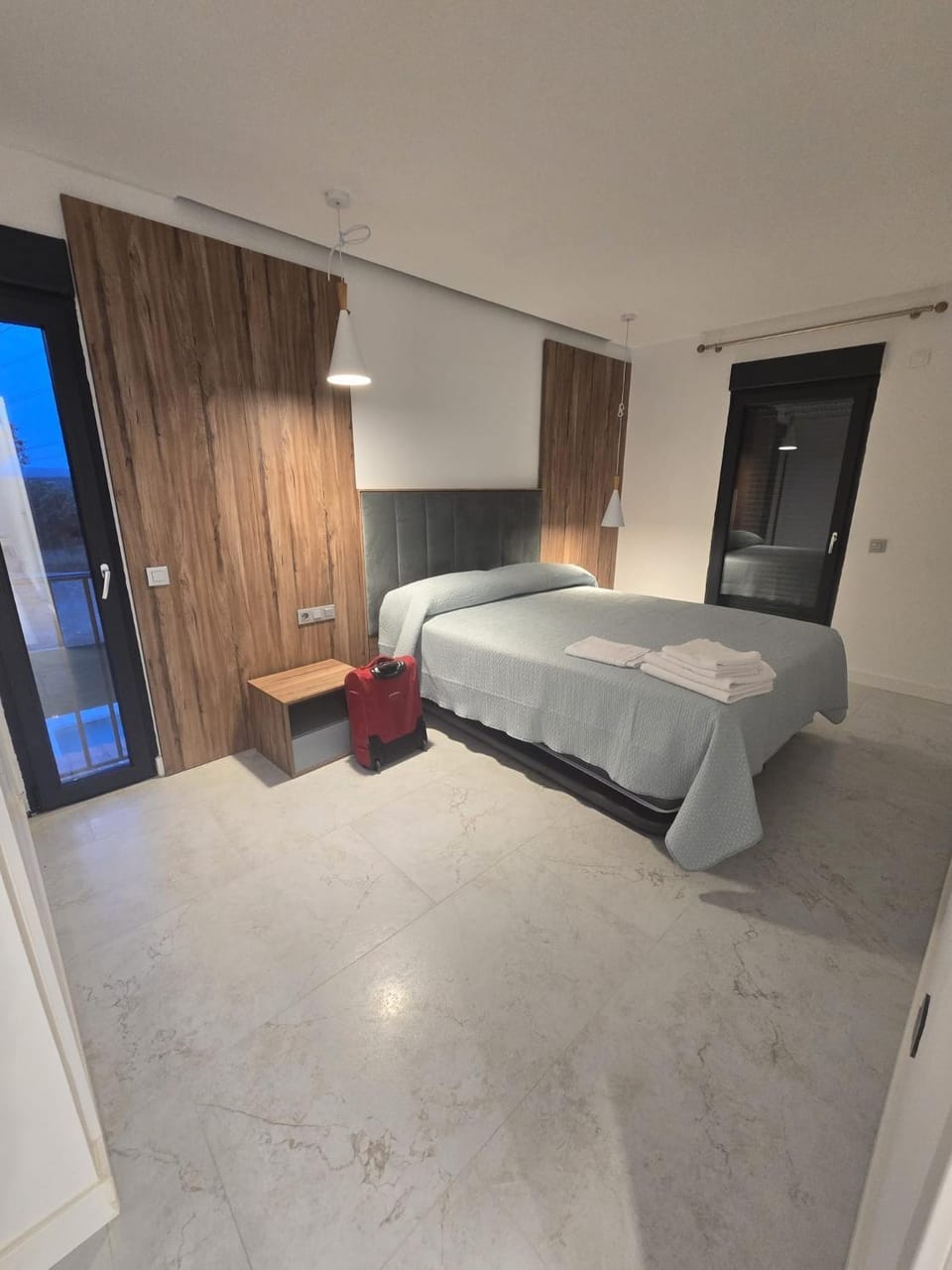 Bed, TV and multimedia, Photo of the whole room, Bedroom, wardrobe