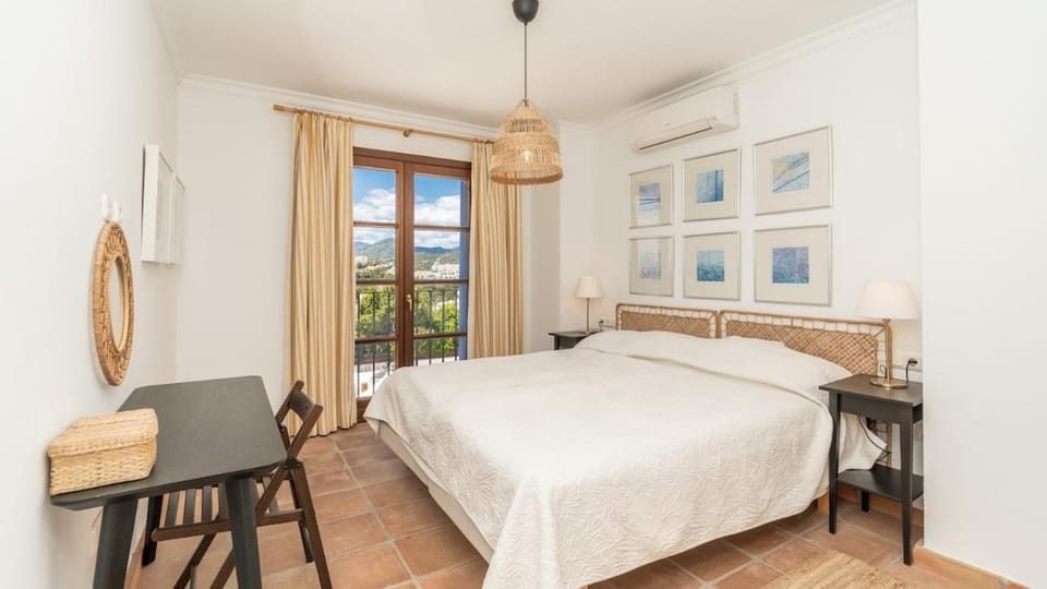 House with 3 ensuite bedrooms and a private pool House in Costa del Sol